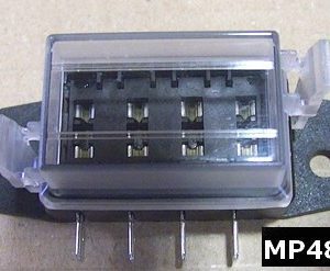 Boîte pour 4 fusibles (Cosses latérales)  MP4863